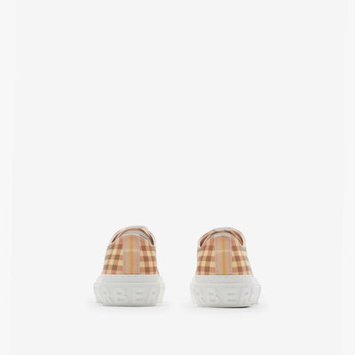 Sneaker in check