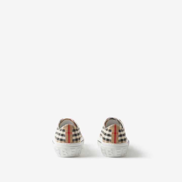 Sneaker in check