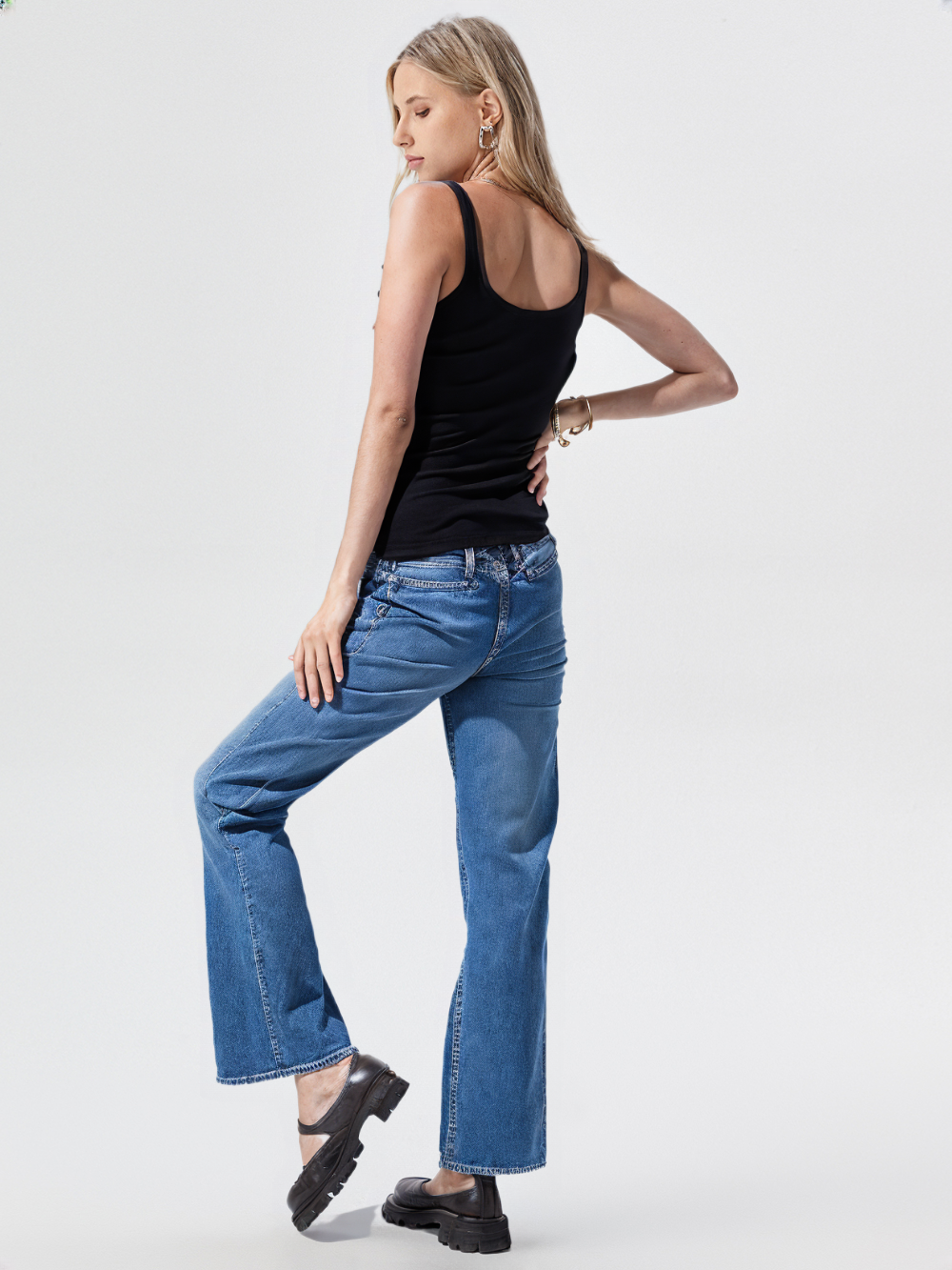 Asymmetric baggy jeans