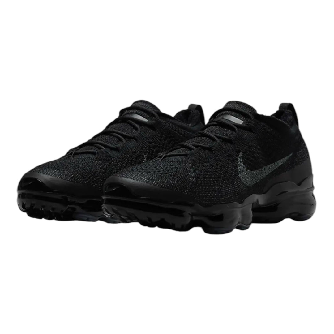 "NN" SNEAKER